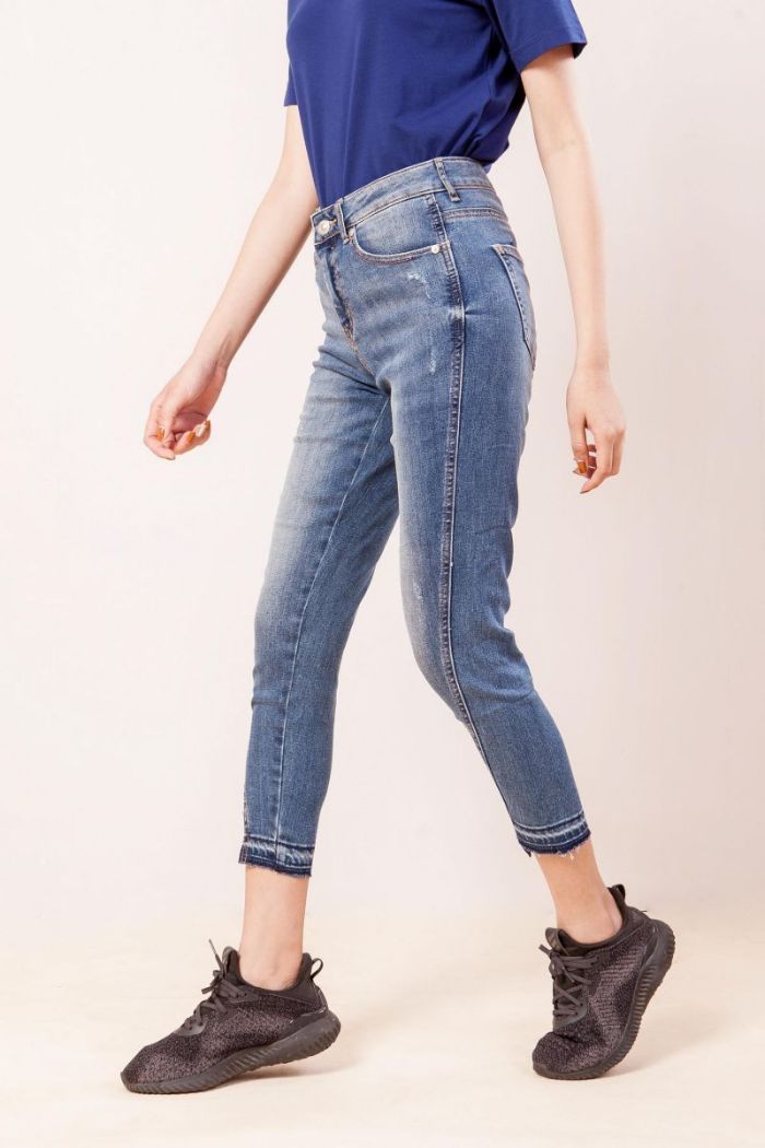 Nếu bạn muốn tìm địa chỉ chuyên về shop quần Jeans nữ chất lượng cao tại Đà Nẵng thì nhất định phải tham khảo địa chỉ PT2000