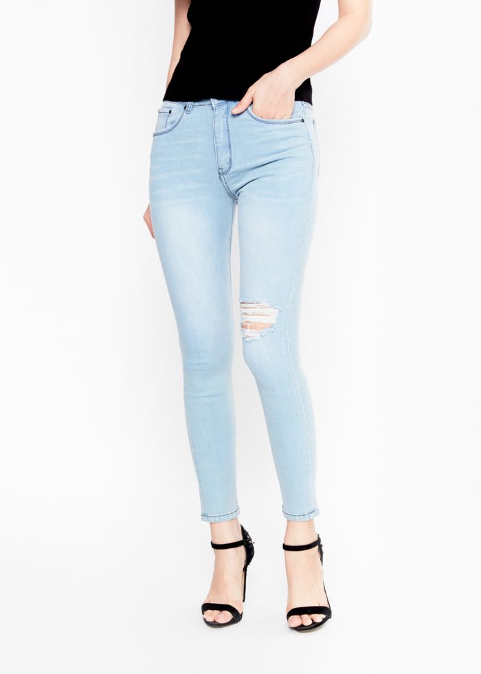 Jean Shop là một địa chỉ chuyên phân phối sỉ và lẻ các mặt hàng thời trang như quần jeans, áo thun