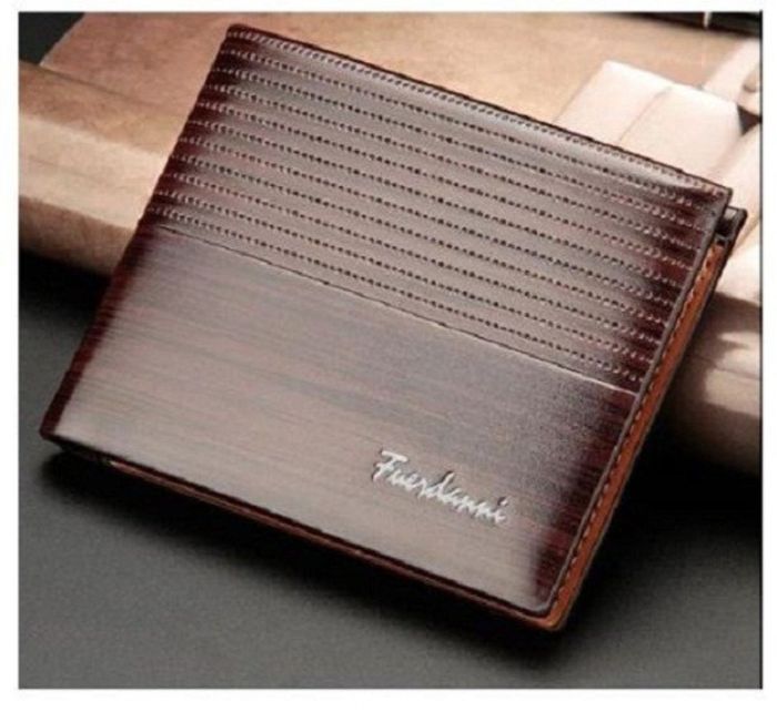 Shop bóp ví nam Kos Shop được nhiều khách hàng biết đến với những thiết kế sang trọng