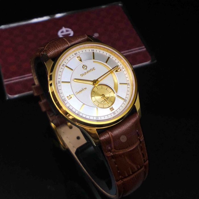 Đồng hồ Tân Tân là một điểm đến quen thuộc của những người yêu thích đồng hồ tại thành phố Hồ Chí Minh