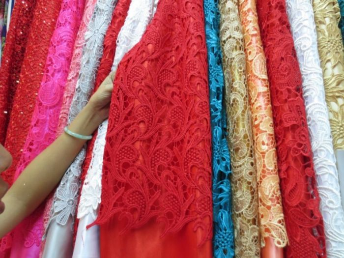 Vải ren chính là một trong 8 loại vải thông dụng được các cô gái đặc biệt yêu thích bởi sự tinh tế