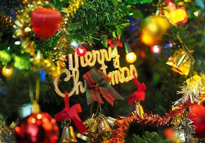 “Jingle Bell Rock” tạo cảm giác một mùa Giáng sinh rộn ràng và vui vẻ