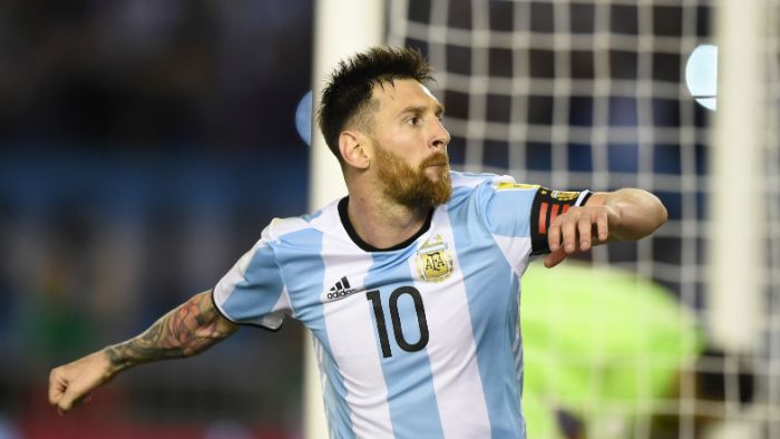 Messi đã giành được danh hiệu cầu thủ xuất sắc nhất thế giới trong 3 năm liên tiếp