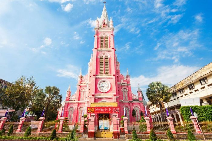 Nhà thờ Tân Định được xây dựng năm 1876