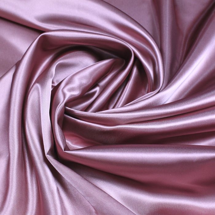 Lụa là một loại vải có bề mặt mỏng và khá mịn màng