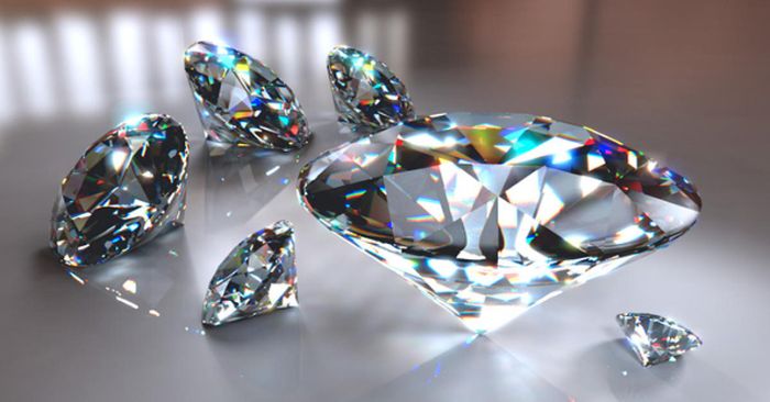 Kim cương là loại đá quý trang sức hoàn hảo nhất trong tự nhiên