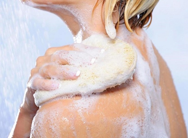Làm sạch làn da của bạn trước khi sử dụng sữa dưỡng thể