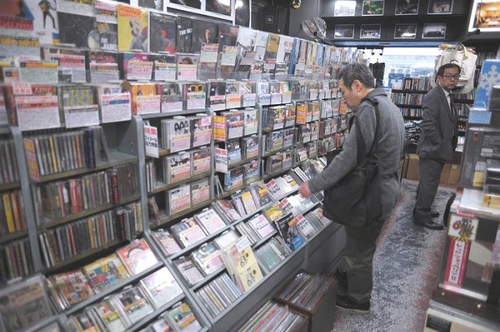 Cửa hàng băng đĩa Nhật Bản